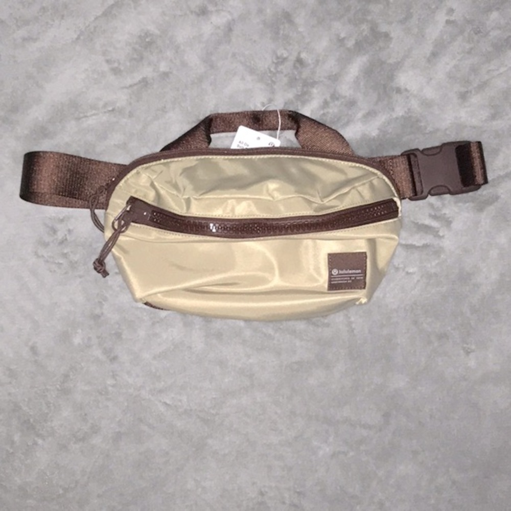 Lululemon belt bag (out of stock in store and online)